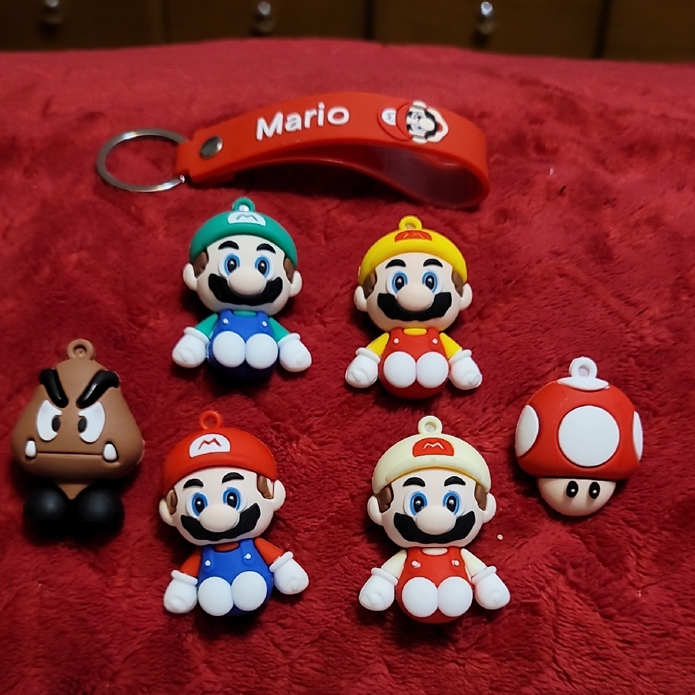 Mario Keychain Set with Characters (7 Pieces)